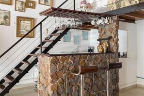 Interior - Top Rated Villa w/Pool, BBQ, 12 pax, w/Guesthouse (Buenos Aires)