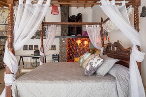6 Schlafzimmer, Zimmersafe, Schreibtisch, Bügeleisen/Bügelbrett