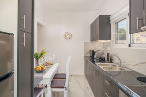 Microwave, oven - Alexander Home (Artemis)