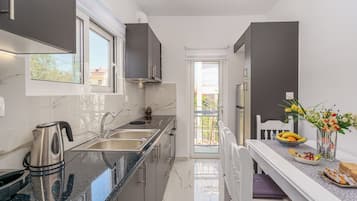 Microwave, oven