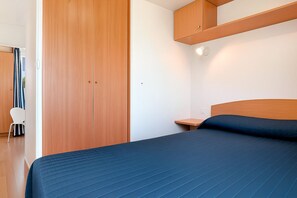 Suite de lujo, patio | Espacio para trabajar con un portátil y wifi gratis