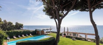 Seafront villa with private beach access