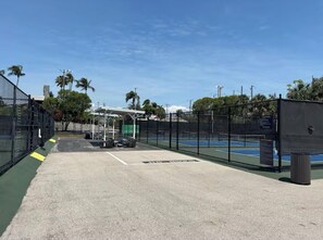 Sport court - Cozy & Spotless Beach Escape (Fort Myers Beach)