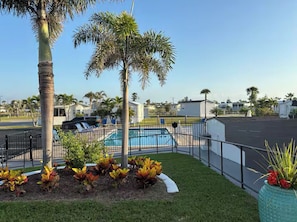 Pool - Cozy & Spotless Beach Escape (Fort Myers Beach)