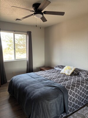 3 bedrooms, iron/ironing board, bed sheets