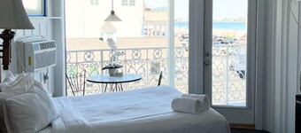 Harris Sea Ranch Beach Hotel