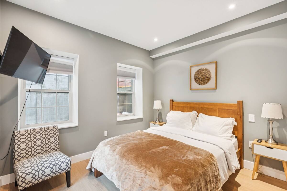 Classic Apartment, 1 Bedroom | 1 bedroom, iron/ironing board, free WiFi