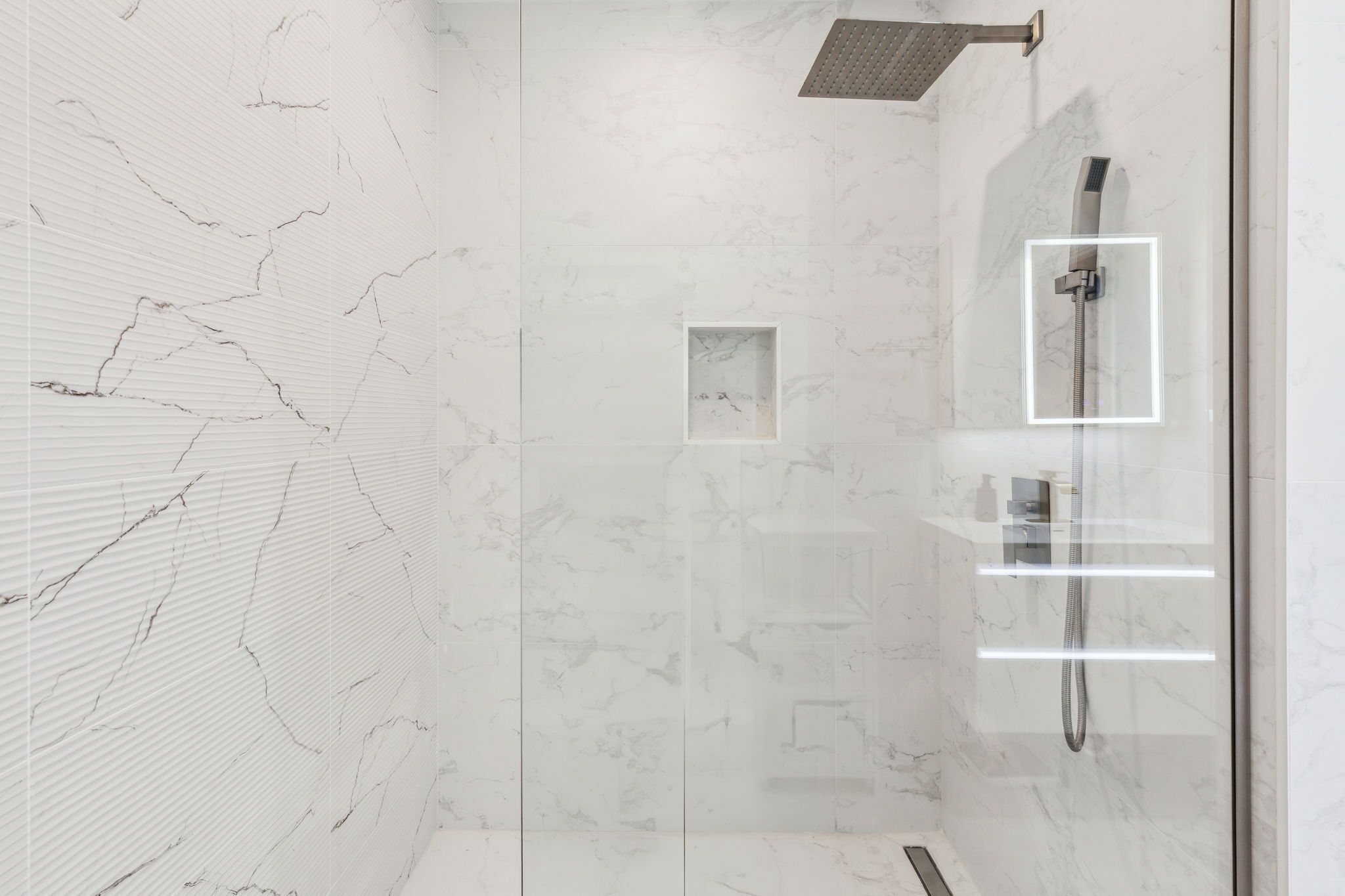 Standard Apartment, 1 Queen Bed | Bathroom