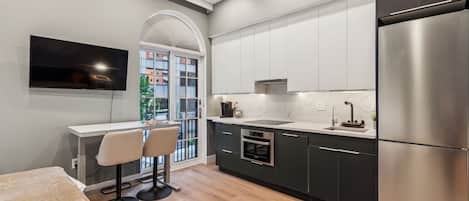 Standard Apartment, 1 Queen Bed | 1 bedroom, iron/ironing board, free WiFi