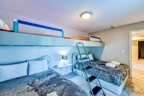 3 bedrooms, iron/ironing board, travel crib, free WiFi