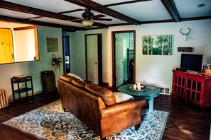 Signature Cabin | Living area