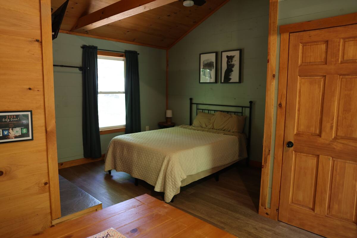 Tavanomainen mökki | 1 makuuhuone, silitysrauta/-lauta, ilmainen Wi-Fi