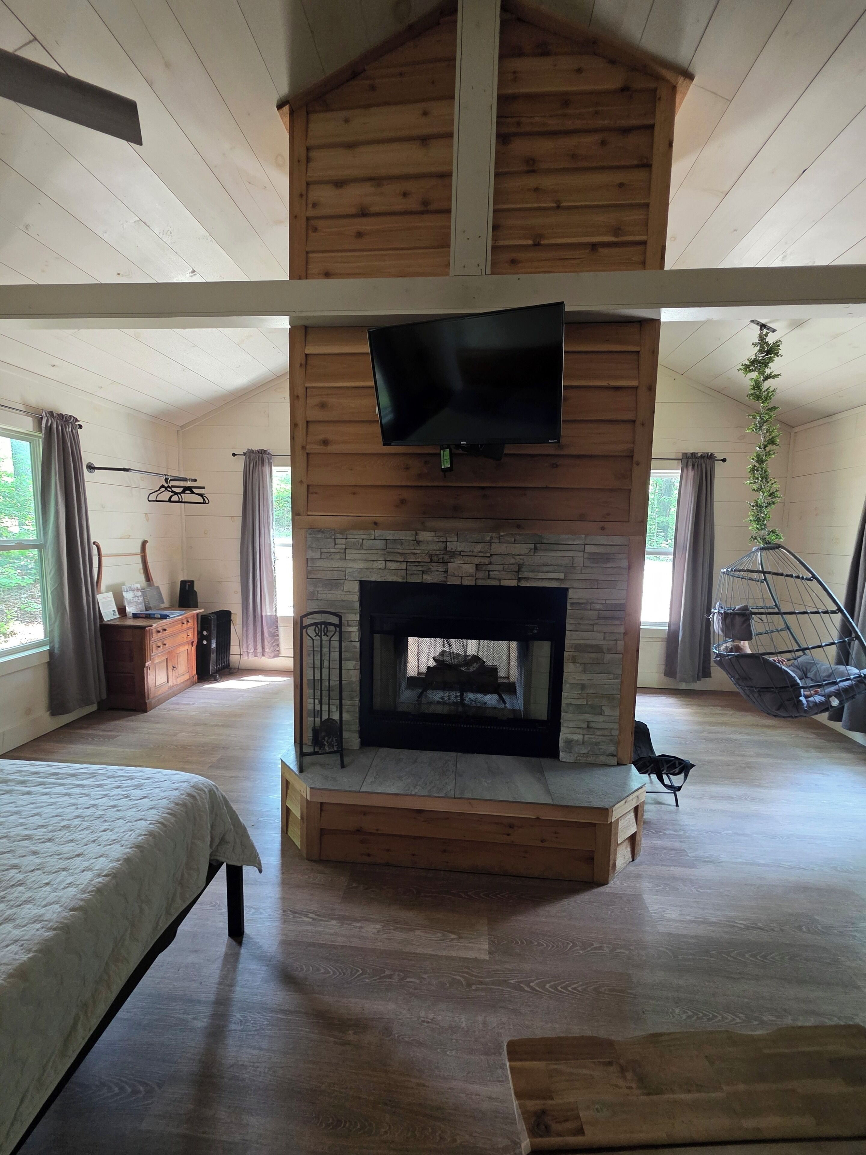 Traditional Cabin | Living area