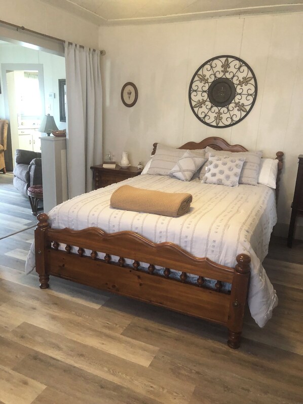 3 Schlafzimmer, Schreibtisch, Bügeleisen/Bügelbrett, WLAN
