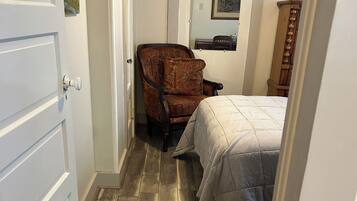 3 bedrooms, desk, iron/ironing board, WiFi