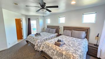 3 bedrooms, desk, iron/ironing board, free WiFi