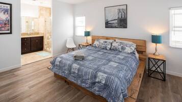 4 bedrooms, desk, iron/ironing board, travel cot