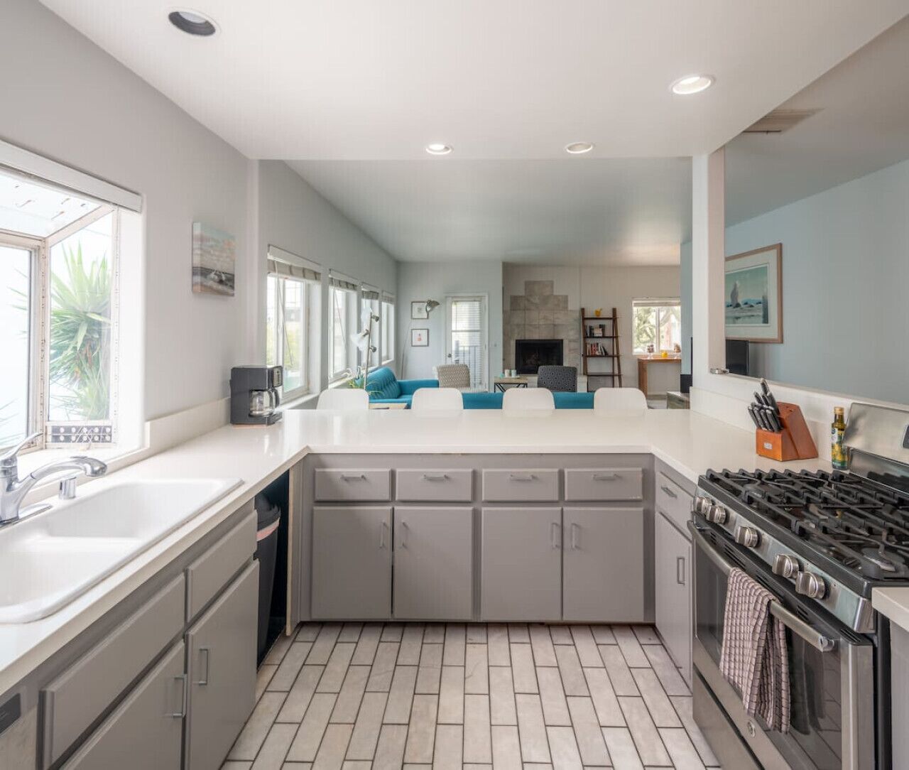 雪櫃、微波爐、焗爐、爐具