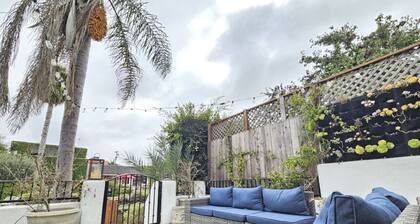 Waterfront 5 Bedroom Home on the Venice Canals!