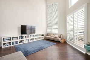 Smart TV, fireplace, offices