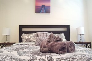 2 室のベッドルーム、アイロン / アイロン台、WiFi (無料)、ベッドシーツ