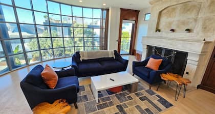 Luxury Venice 3 bedroom 2 bath, 1 block to Beach!