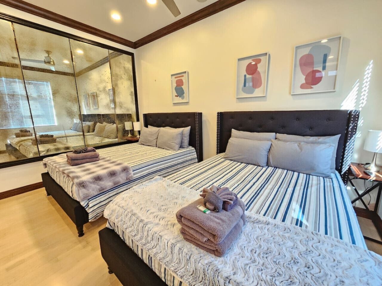 3 bedrooms, desk, iron/ironing board, travel crib