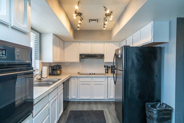 Fridge, microwave, oven, stovetop