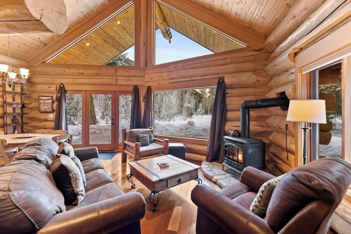 River Front | Mountain Ski Cabin - Cutthroat Lake, WA