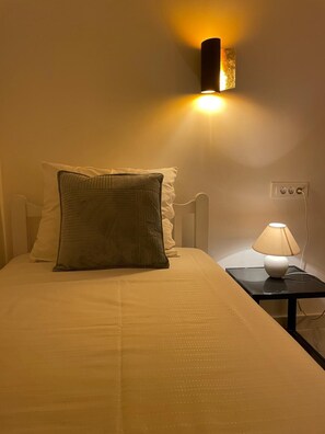 4 chambres, fer et planche à repasser, lit parapluie, Wi-Fi gratuit