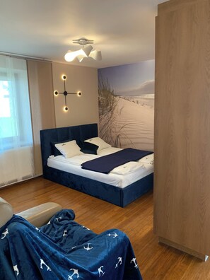 3 bedrooms, iron/ironing board, WiFi, bed sheets