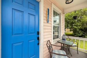 Outdoor dining - Sea Pink - 2 BR Close to the Beach (Galveston)