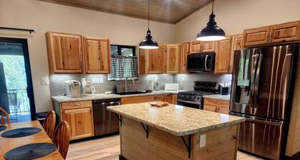 BRAND NEW CUSTOM BUILT HOME WITH AC! FENCED FOR YOUR PUPS!