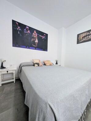 Appartement Confort, vue sur la cour intérieure | Couette en duvet, espace de travail pour ordinateurs portables