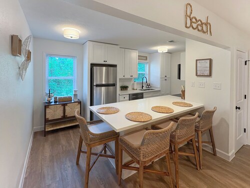 The Dwelling Place - 2BR Coastal Condo in Ocean Springs