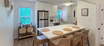 The Dwelling Place - 2BR Coastal Condo in Ocean Springs