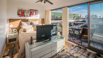 2 dormitorios, escritorio, tabla de planchar con plancha y wifi