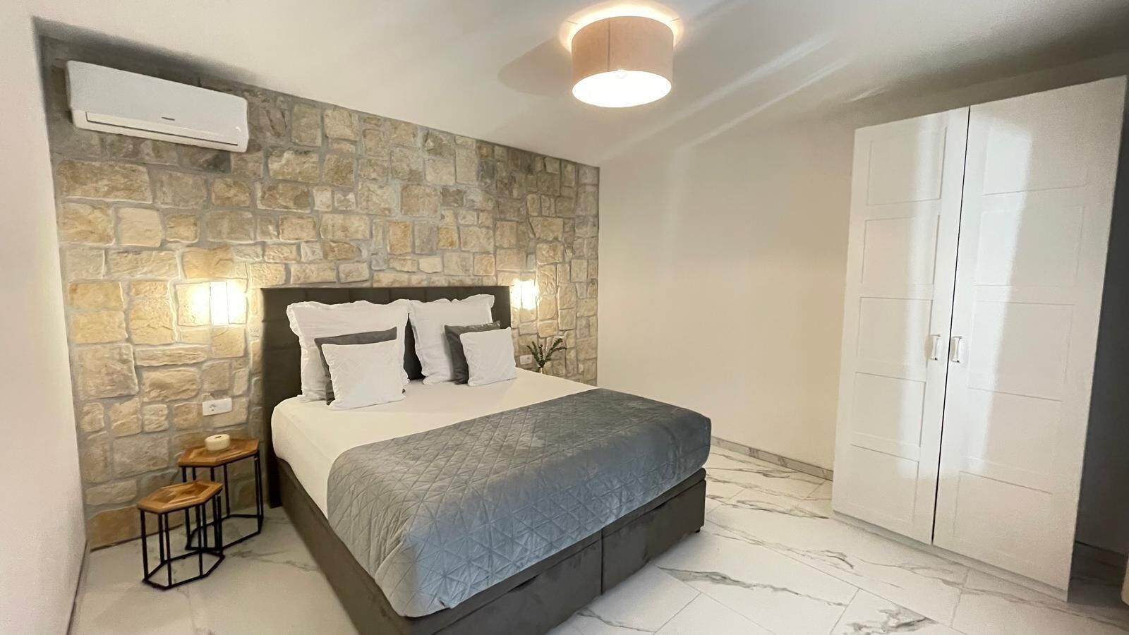 3 bedrooms, iron/ironing board, travel crib, free WiFi