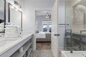 4 bedrooms, iron/ironing board, WiFi, bed sheets - Top Floor Penthouse! 5 Bikes+Pool & (Deeded) Beach! Bunks! Perfect for Families! (Santa Rosa Beach)