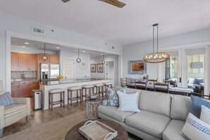 TV - Top Floor Penthouse! 5 Bikes+Pool & (Deeded) Beach! Bunks! Perfect for Families! ~ Feelin' Salty at Redfish Village on 30A (Santa Rosa Beach)