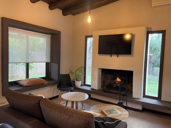 Smart-TV, peis og bøker