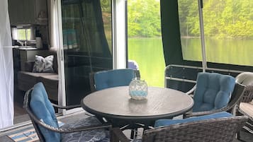 Buiten dineren