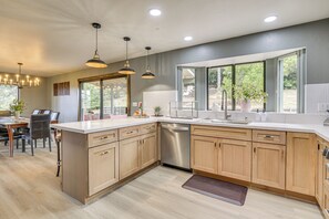Fridge, stovetop, dishwasher, highchair