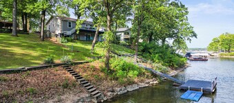Lakefront Home on Grand Lake in Grove – Dock, 10 Beds, Game Room, Honey Creek