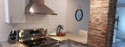 U.S. Open Charming 2-bedroom house with AC, WiFi in pleasant Oakmont