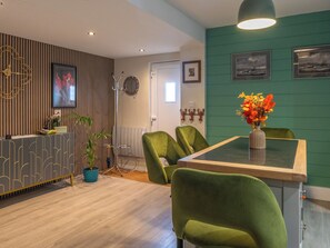 Lobby - Normanby House offers a stylish and welcoming retreat. (Whitby)