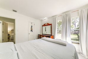 2 chambres, bureau, accès Internet, draps fournis