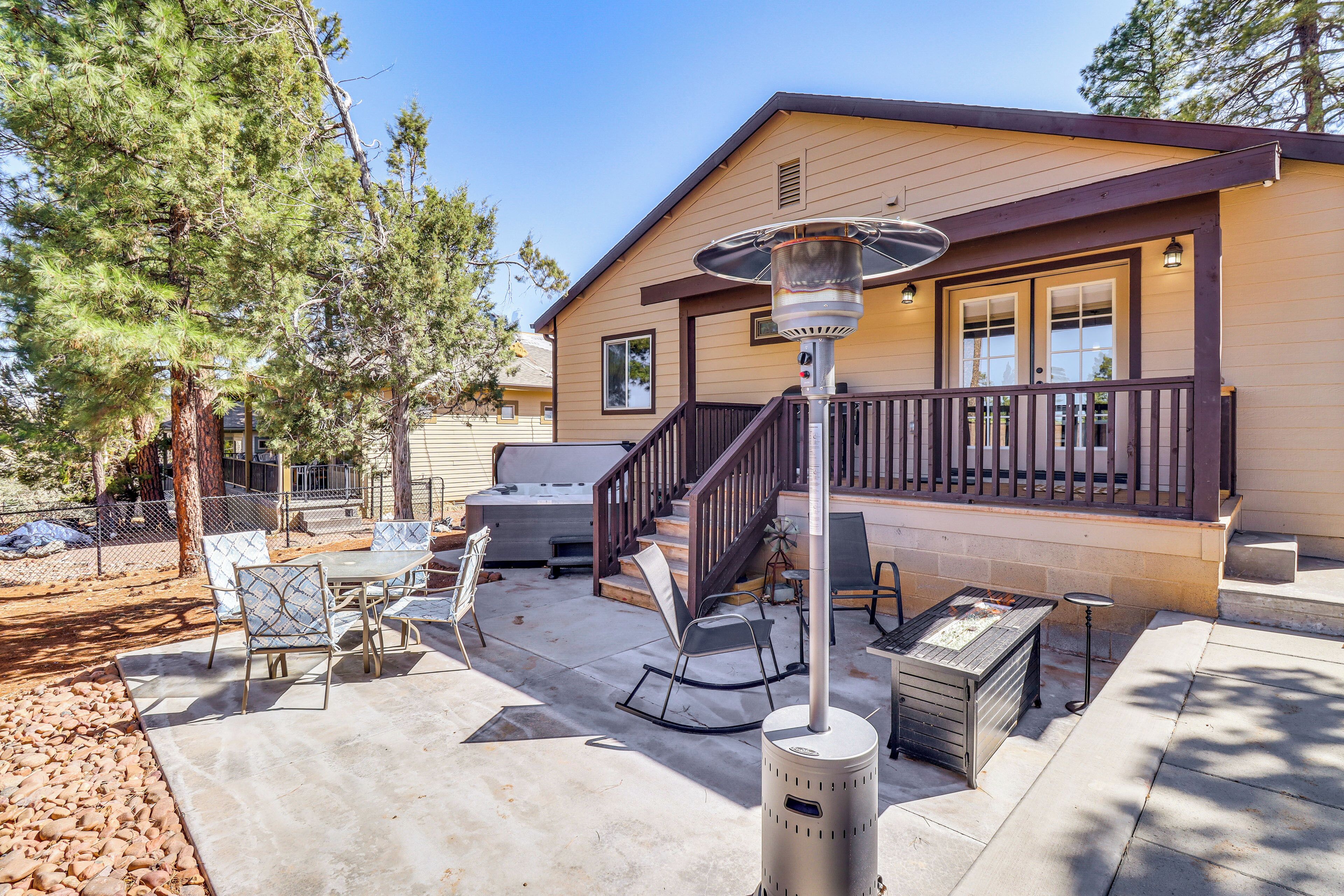 Show Low Vacation Rental | 3BR | 2BA | 1,515 Sq Ft | 5 Steps to Enter