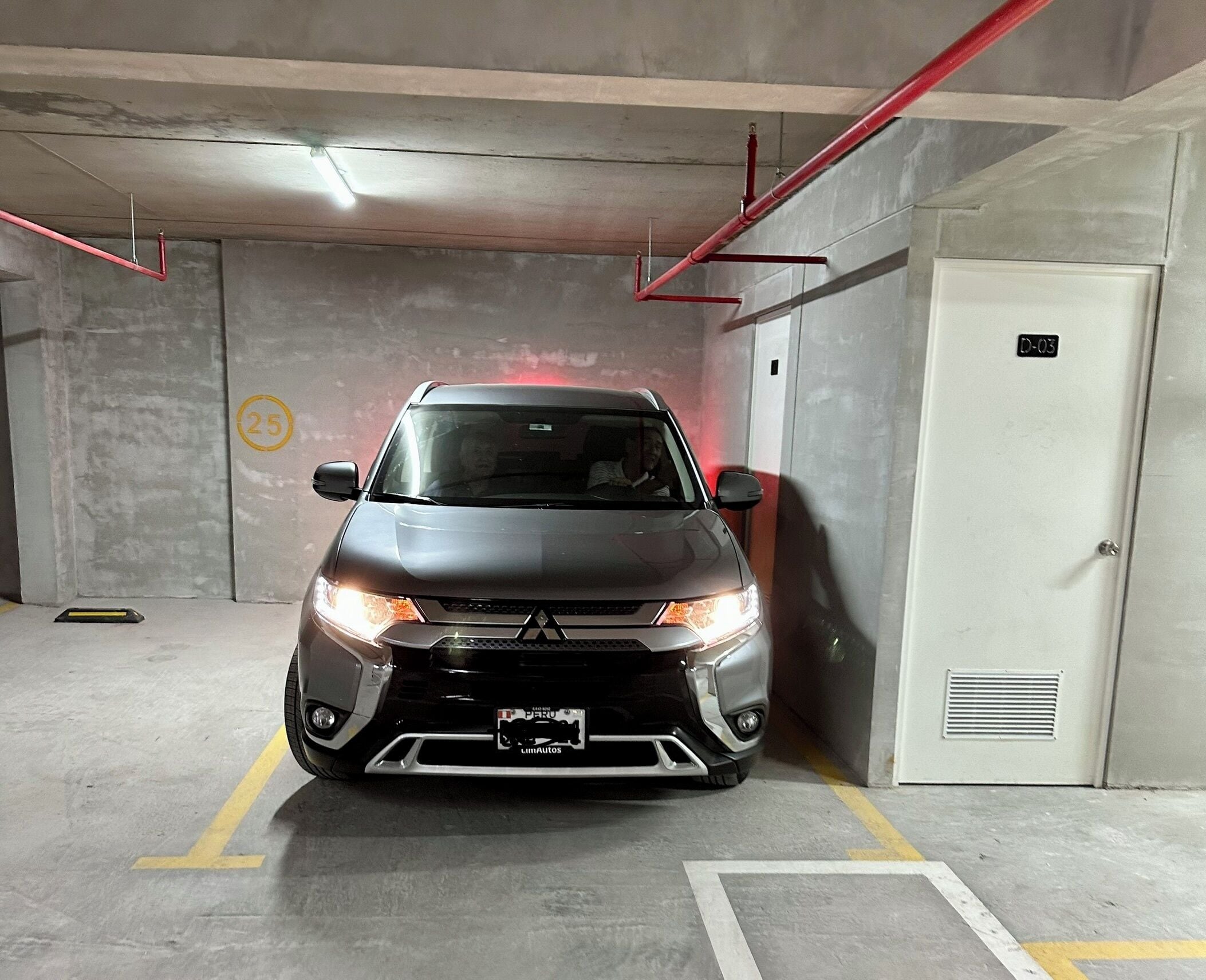 Electric vehicle charging station