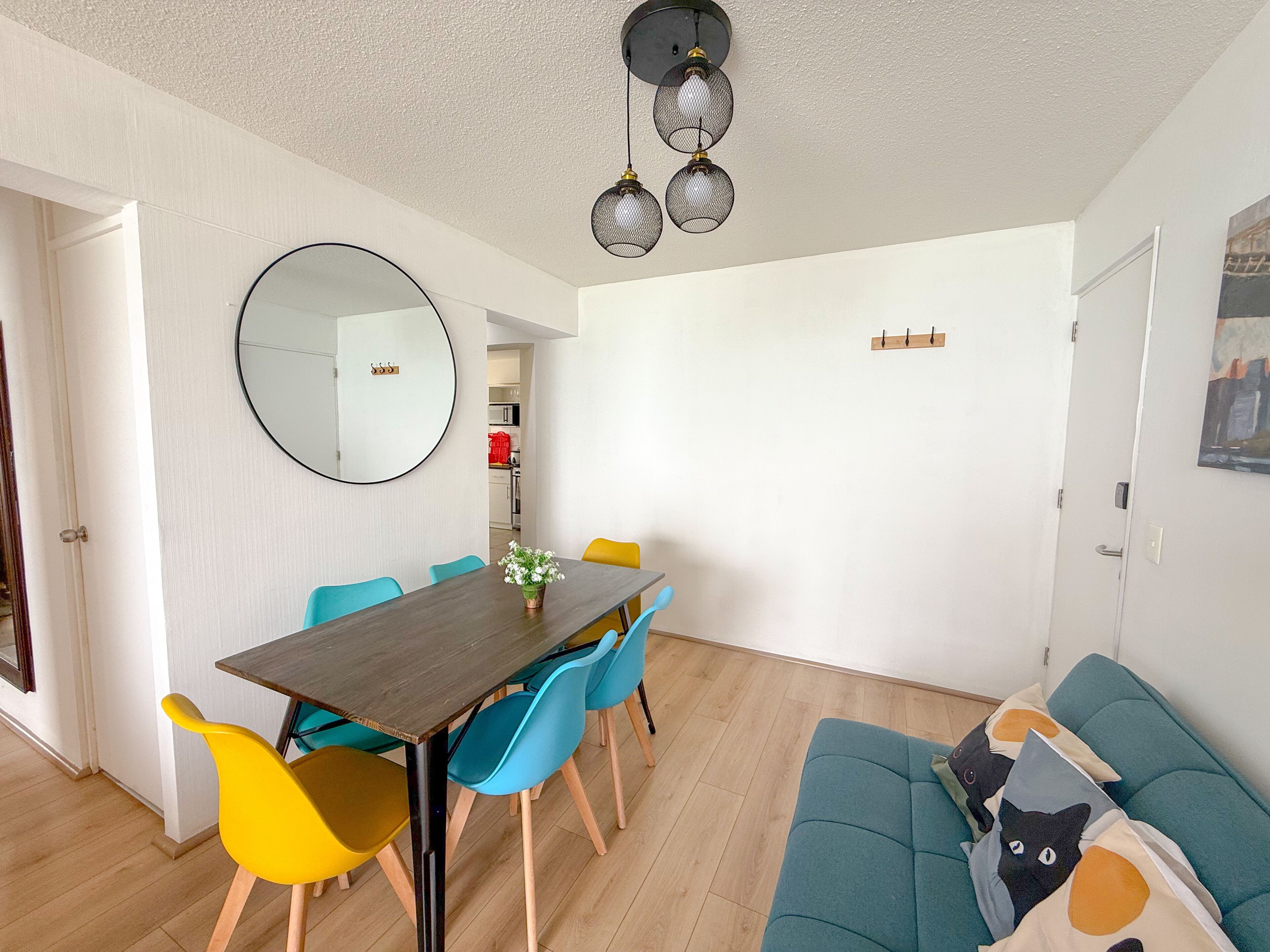 Comfort Apartment, 3 Bedrooms, Balcony, Beach View | Dining room